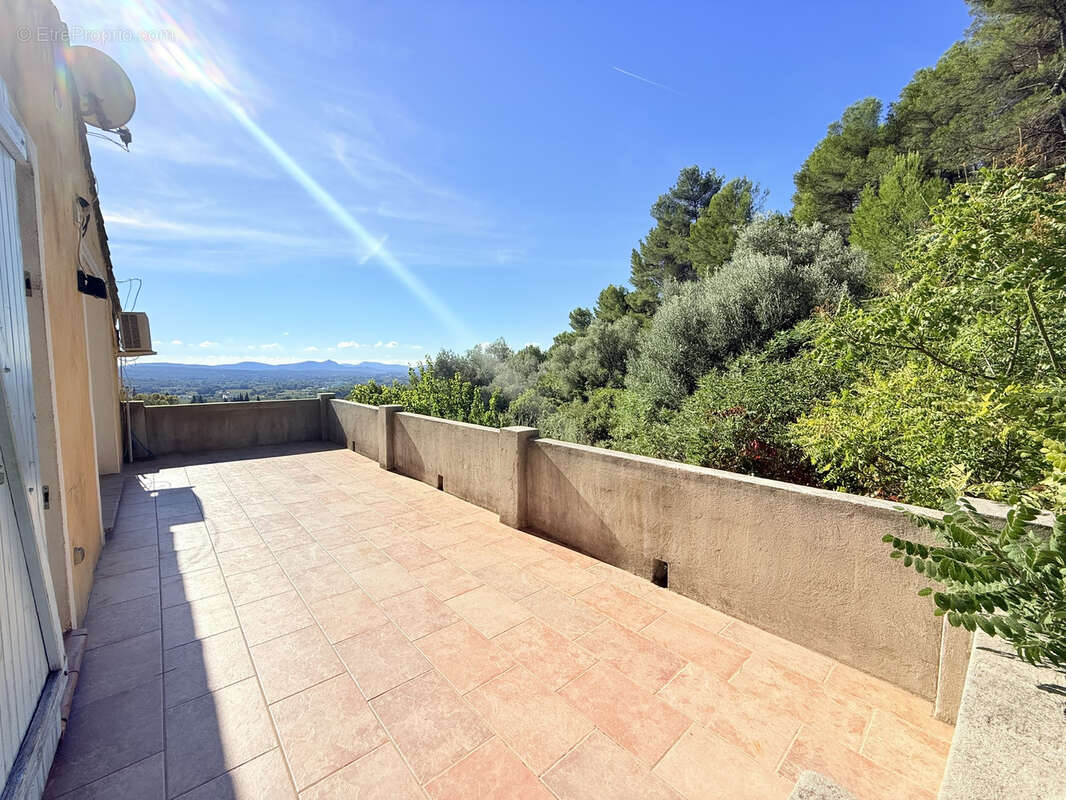 Maison à SOLLIES-PONT