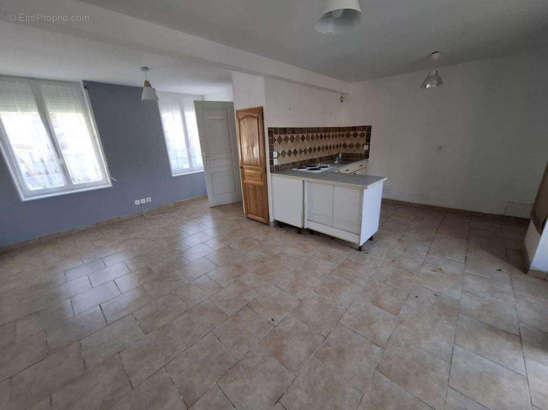 Immeuble comprenant 3 appartements 205m² + dépendances RUGLES - photo 12