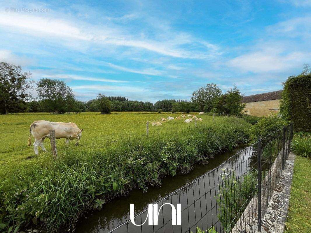 Maison à BRETTEVILLE-SUR-ODON