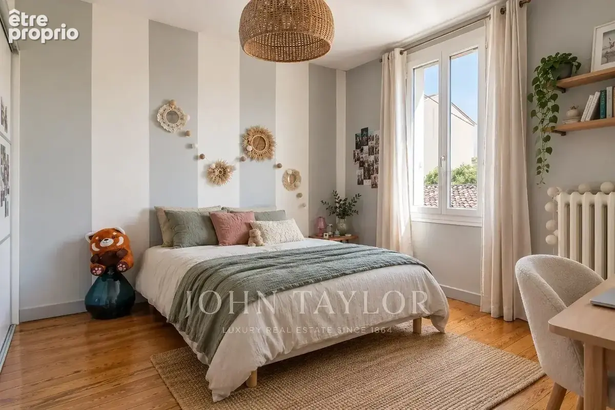 Magnifique maison de ville rénovée avec terrasse, piscine et dépendance - photo 11