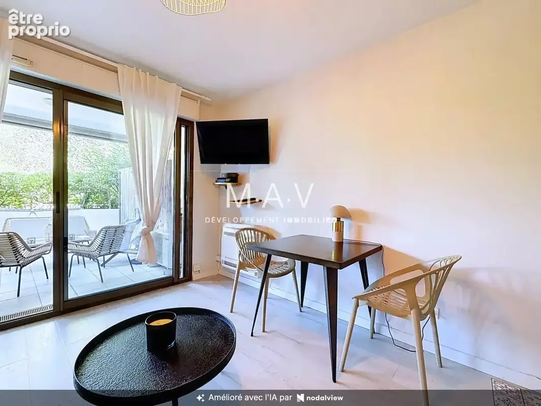 Nice/coeur cimiez studio meublé terrasse 12 m2 au calme parking standing piscine - photo 12