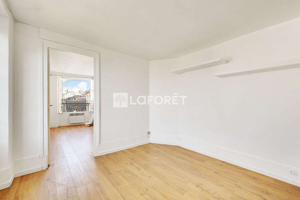 Appartement à PARIS-3E