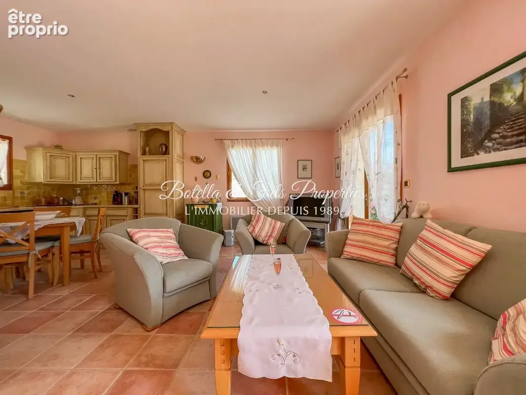 Maison 6 pièces 140 m² à vendre à Vallon-Pont-D'arc (07150) - photo 14