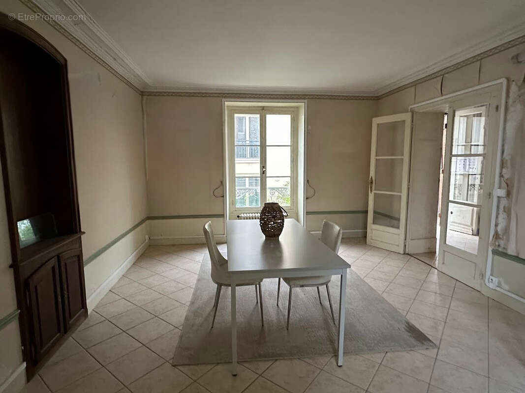 Maison à LE PERRAY-EN-YVELINES