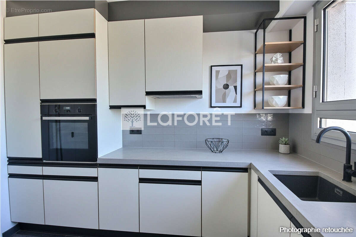Appartement à COURBEVOIE