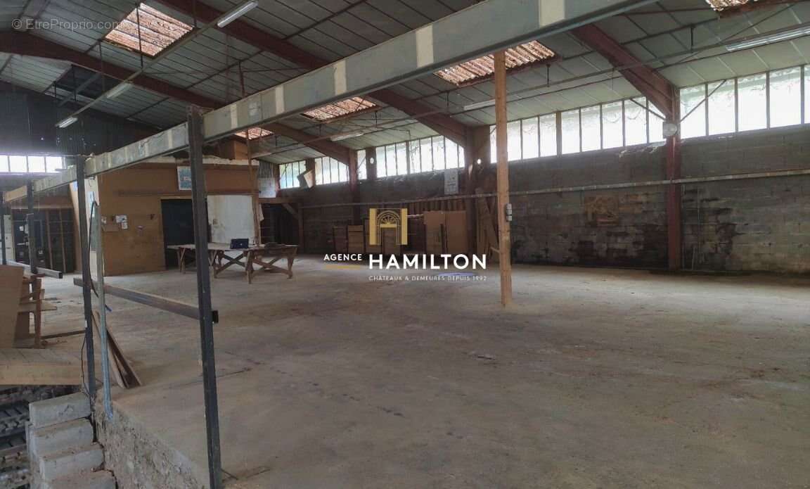 Commerce à VILLEFRANCHE-DE-ROUERGUE