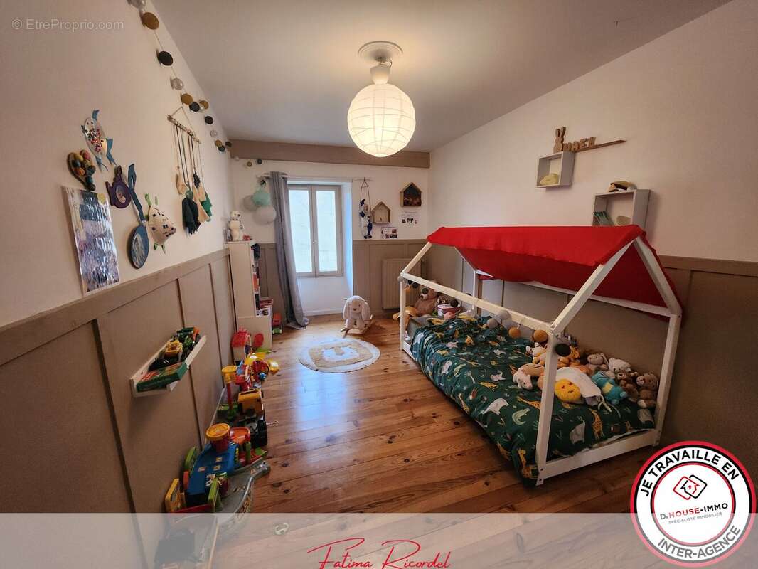 Maison à AMBARES-ET-LAGRAVE