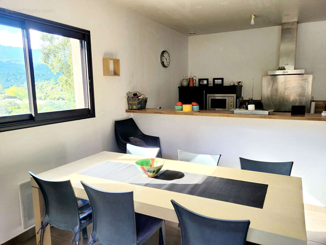 Maison avec piscine, jardin et terrain constructible ? Proximité rivière du Cavu (Sainte-Lucie de Porto-Vecchio - photo 7