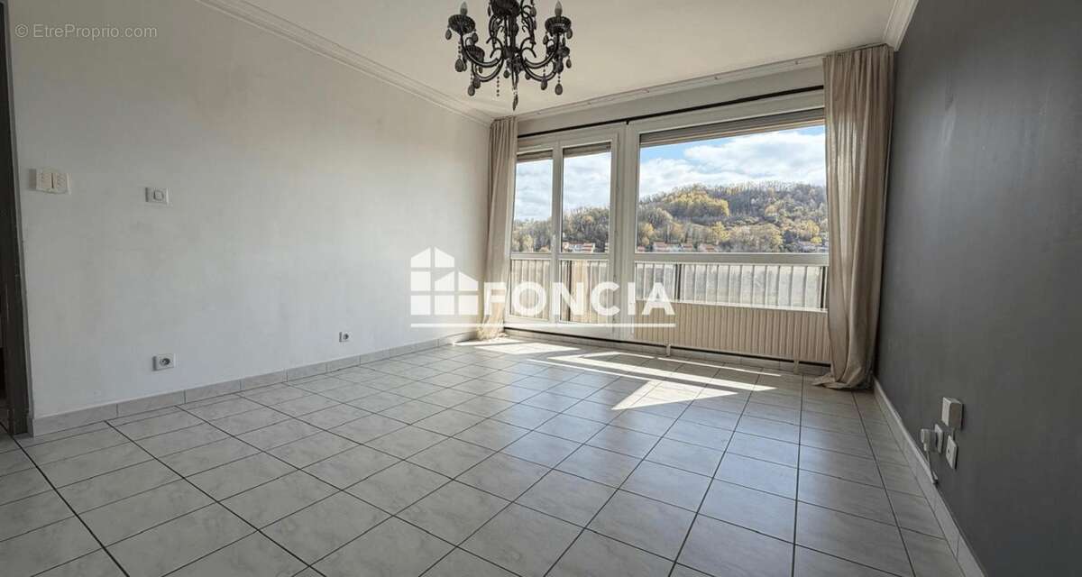 Appartement à BOURGOIN-JALLIEU