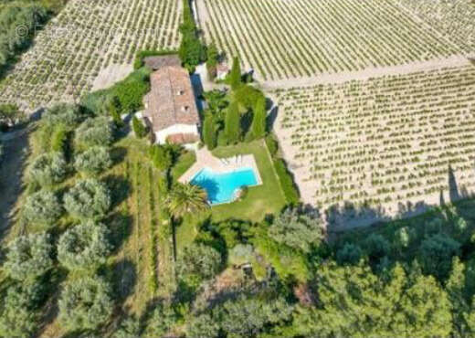 Maison à LE CASTELLET