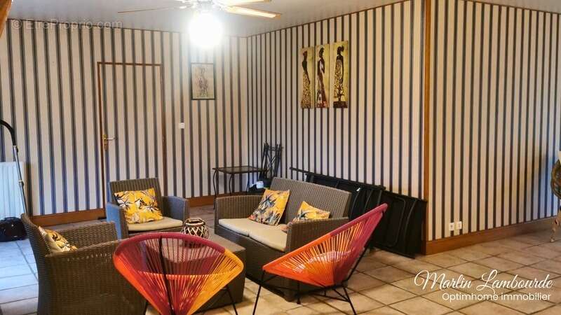 Maison à SAINT-LEONARD-DE-NOBLAT