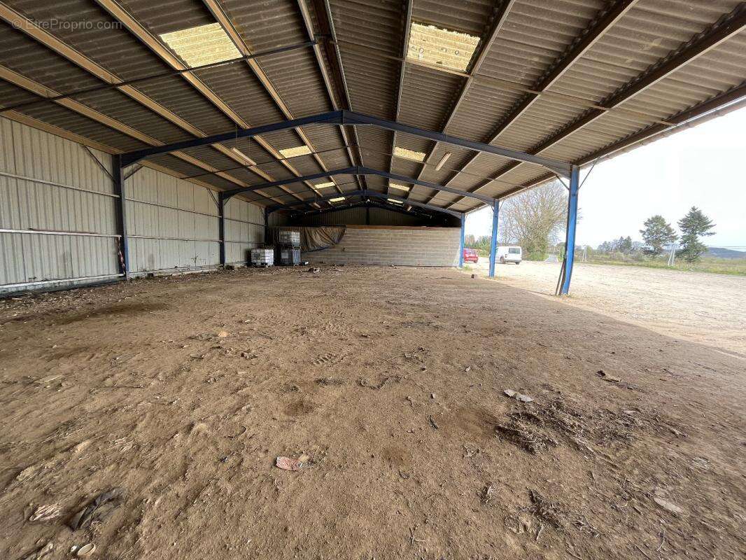 Maison à SAINT-PRIEST-LES-FOUGERES