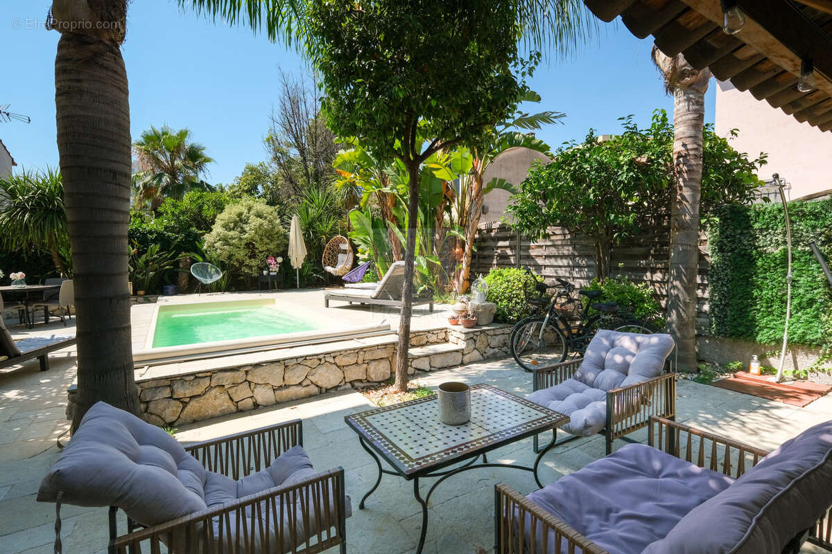 CHARME et CALME ABSOLU - MAISON 156m2 - Saint-Laurent-du-Var - photo 7
