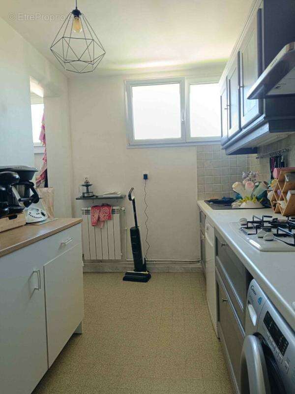 Appartement Istres 4 pièce(s) 90 m2 avec Balcon ET CAVE - photo 7