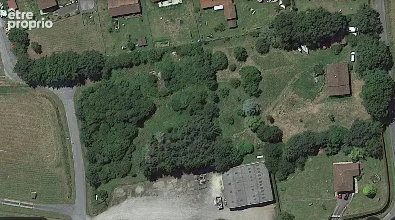 Terrain à SAINT-LAURENT-SUR-GORRE