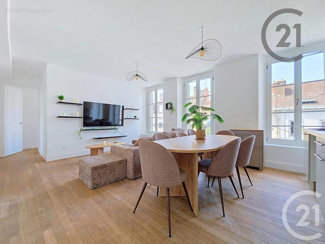 Appartement 85 m² à Sainte-Savine  - photo 1