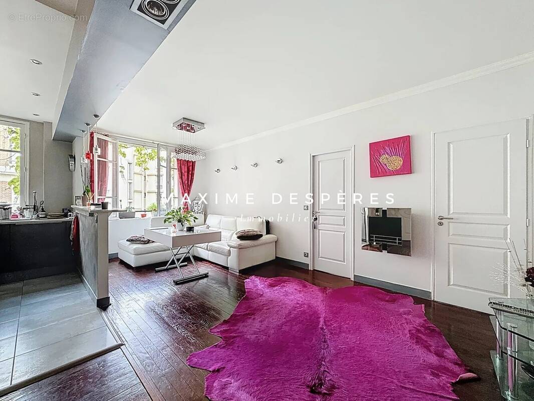 Appartement à PARIS-17E