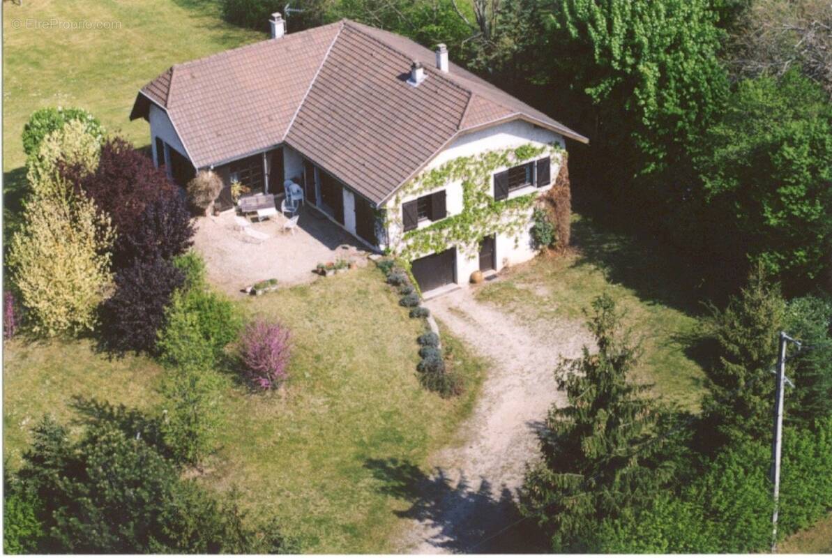 Maison à MORESTEL