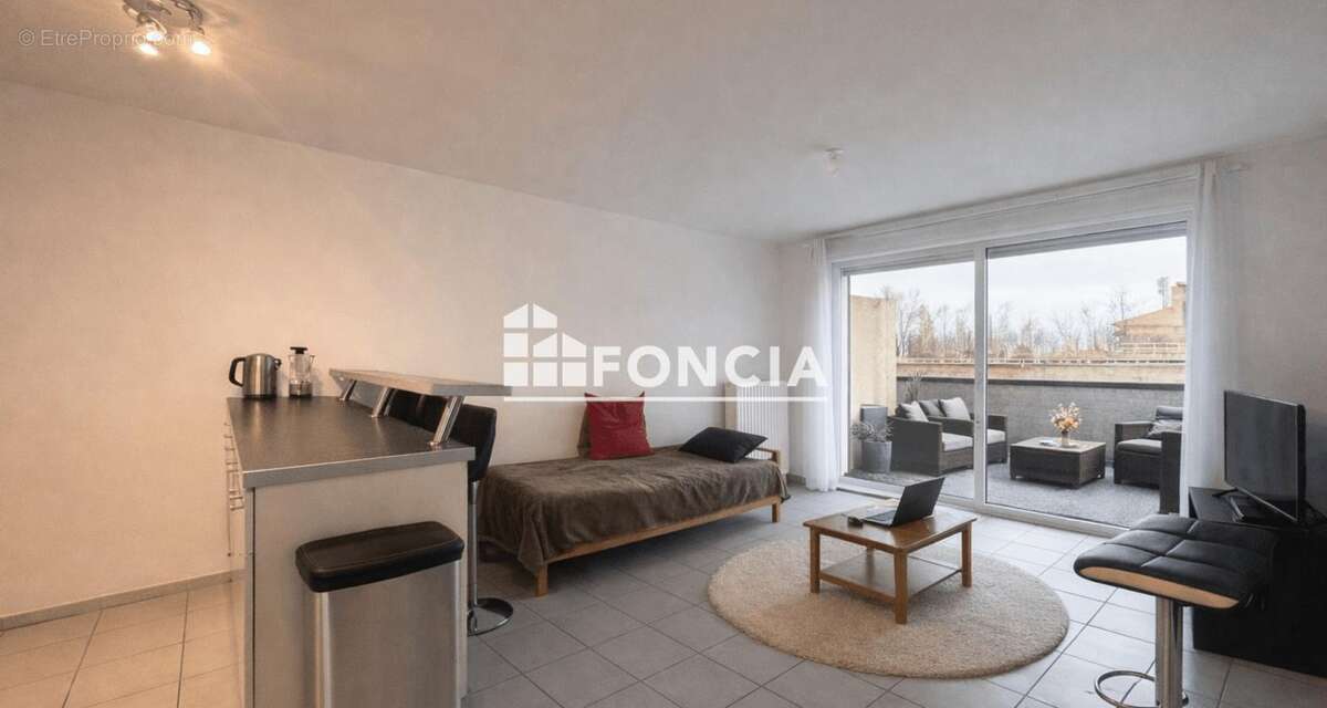 Avignon Route de Lyon– T3 récent loué avec terrasse et parking en résidence sécurisée - photo 3