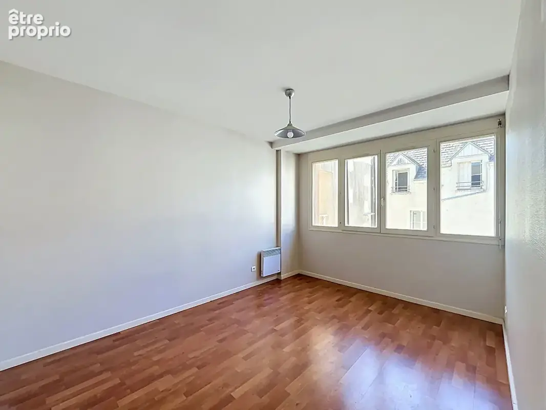 Centre ancien, dernier étage T2 Orléans 48.2 m² - photo 6