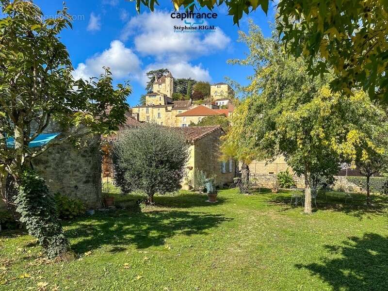 Maison à PUY-L&#039;EVEQUE