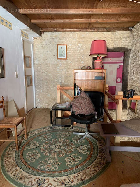 Maison à SAINT-THOMAS-DE-CONAC