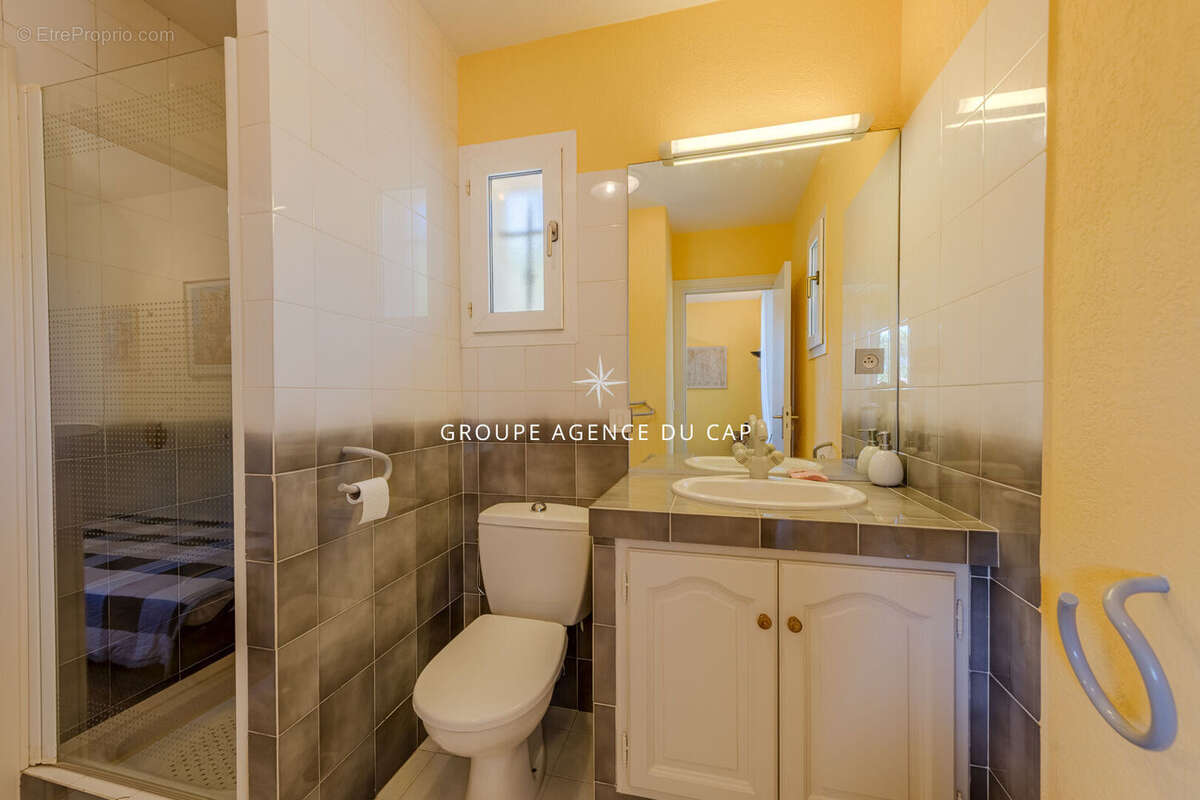Valescure coeur des golfs villa 5 chambres de 200m² avec piscine - photo 13