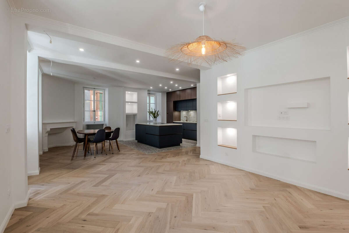 Appartement à EVIAN-LES-BAINS