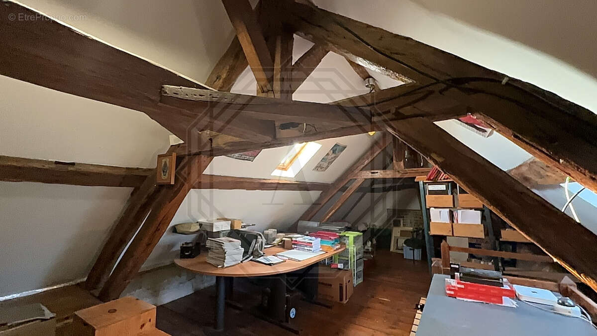 Maison à VILLENEUVE-LES-SABLONS