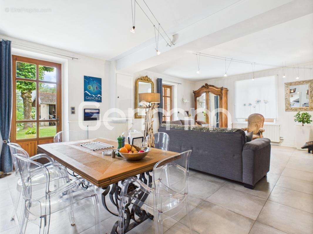 Maison à LA BUISSIERE