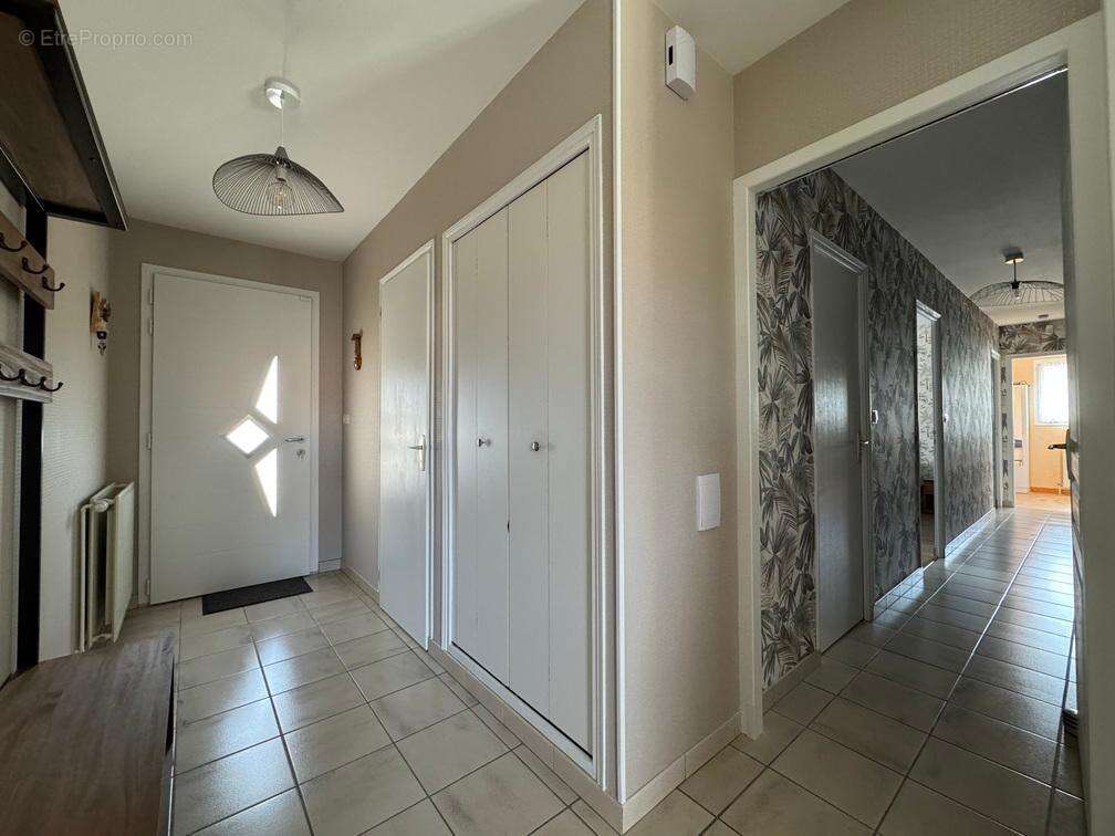   - Maison à SAINT-JACQUES-DE-THOUARS