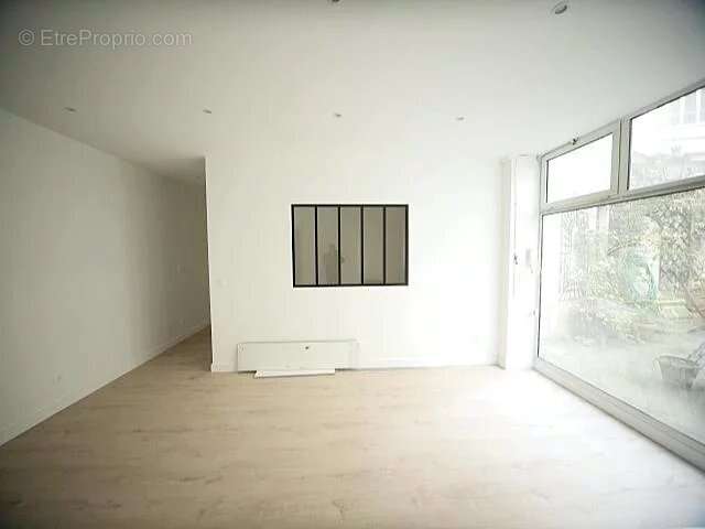 Appartement à PARIS-8E