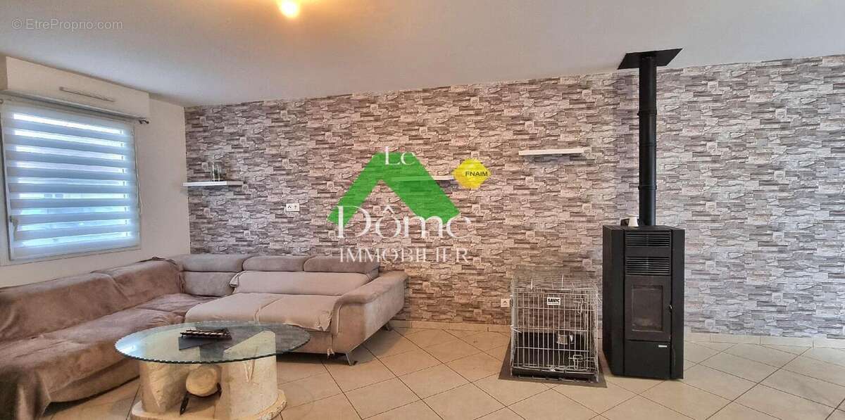 Maison à LACHAPELLE-SAINT-PIERRE