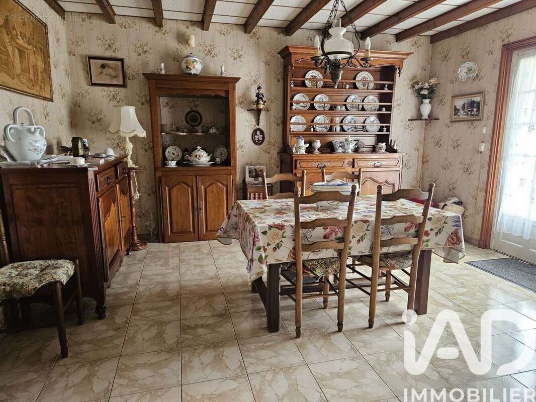 Maison 265 m² à Berneuil  - photo 7