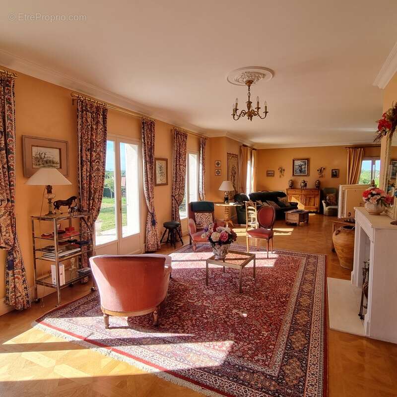Maison à MONTGIVRAY