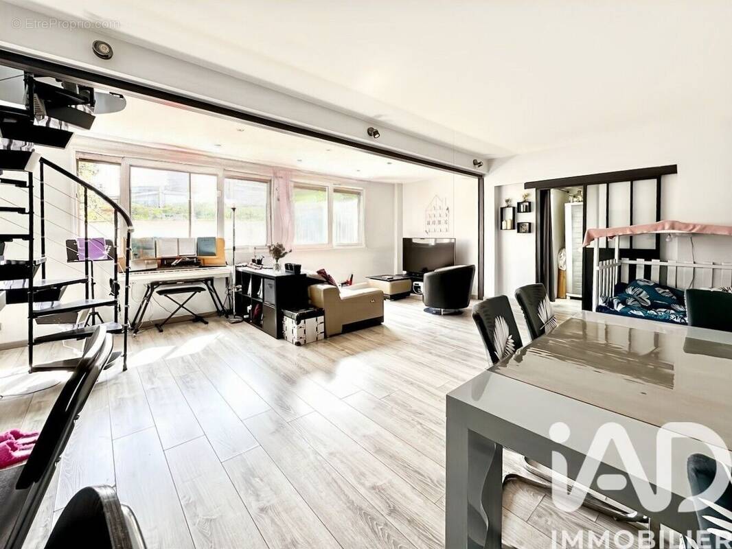Photo 1 - Maison à NANTERRE