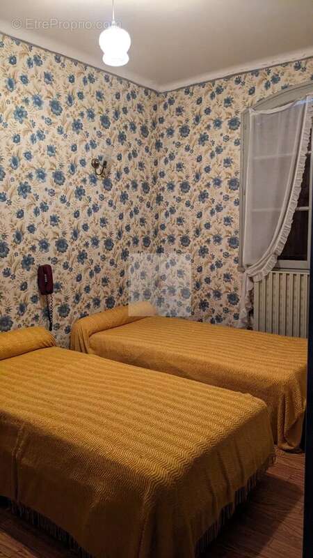 Maison à LE COLLET-DE-DEZE