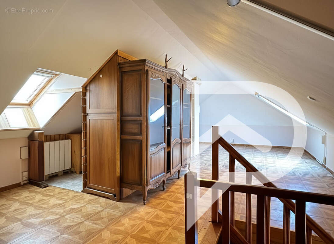 Maison à LONGUEIL-SAINTE-MARIE