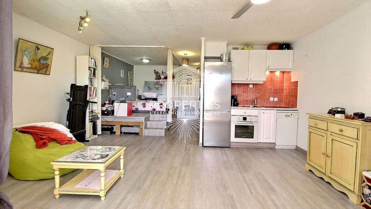 Appartement à BORMES-LES-MIMOSAS