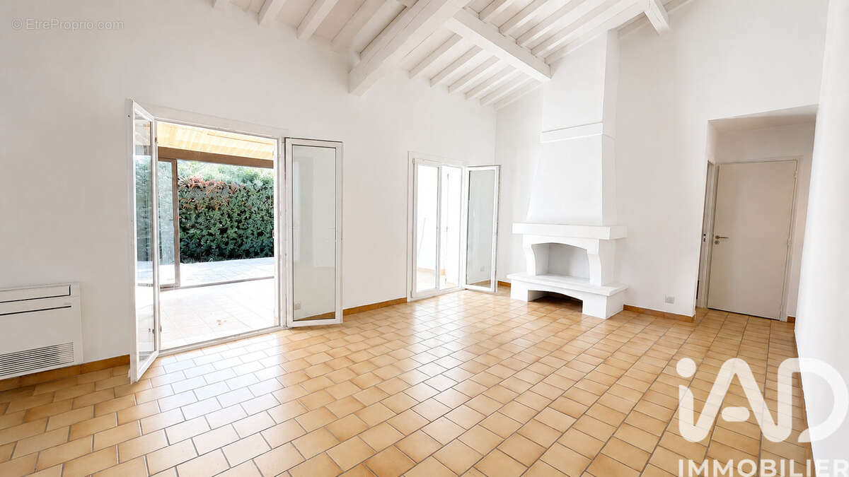 Photo 8 - Maison à VENELLES