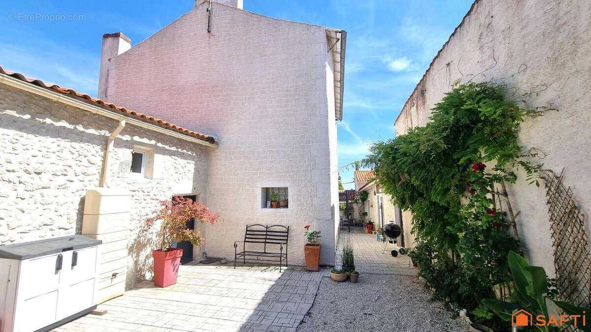 Photo 3 - Maison à MORTAGNE-SUR-GIRONDE