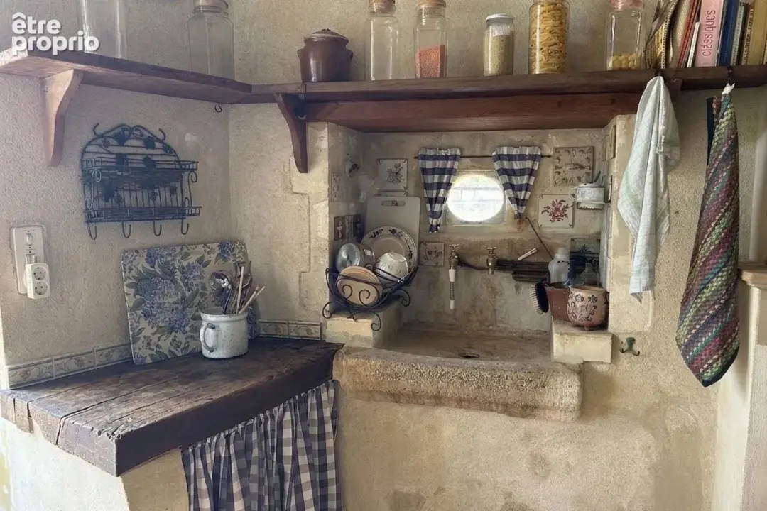 Charmante maison de caractère avec cave voûtée et jardins - photo 4