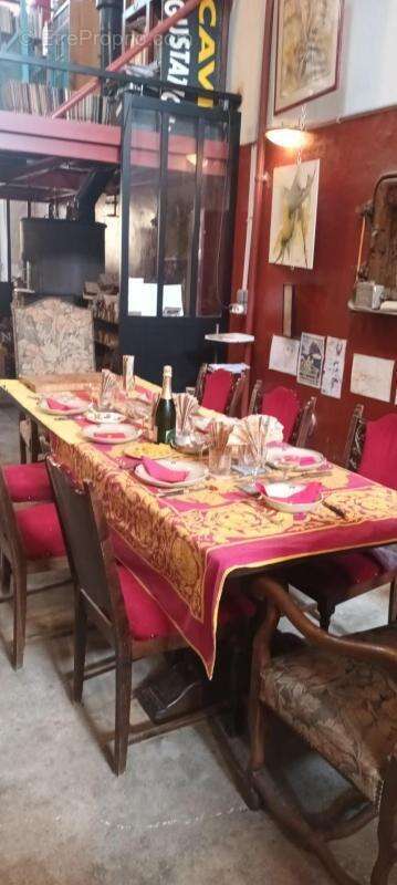 Bien rare et atypique- ancienne cave viticole amenagee atelier d artiste et habitation - photo 4