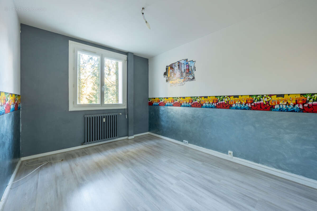 Appartement à SAINT-PRIEST-EN-JAREZ