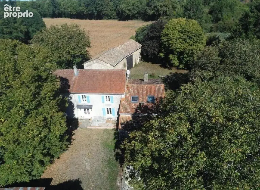 Maison 9 pièces 225 m² à vendre à Sauze-Vaussais (79190) - photo 2