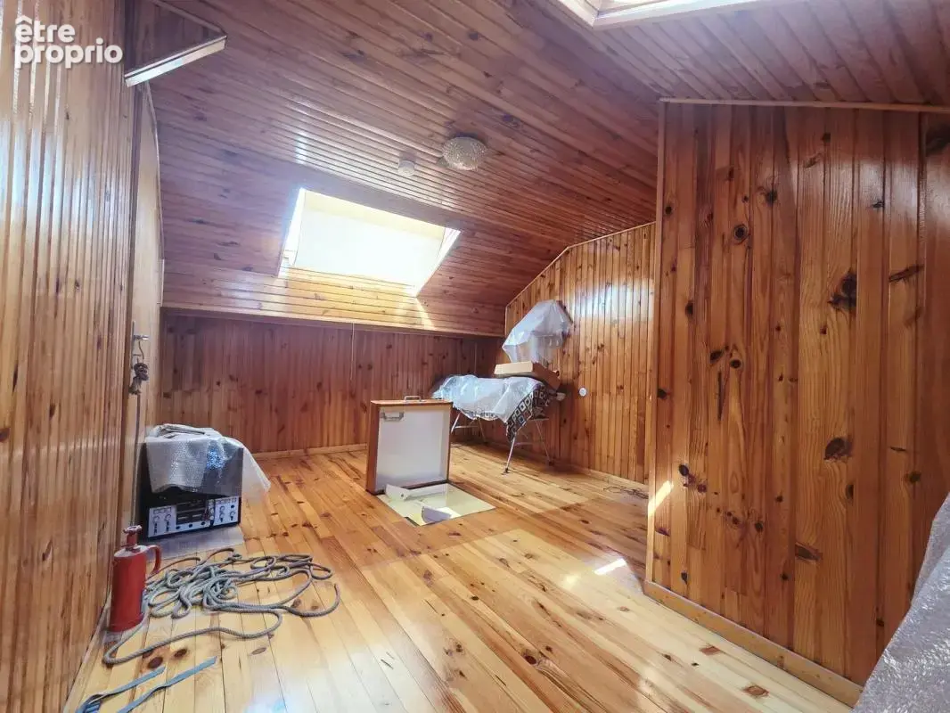 Maison 4 pièces de 110 m² avec grand terrain et dépendances — Stiring- - photo 4
