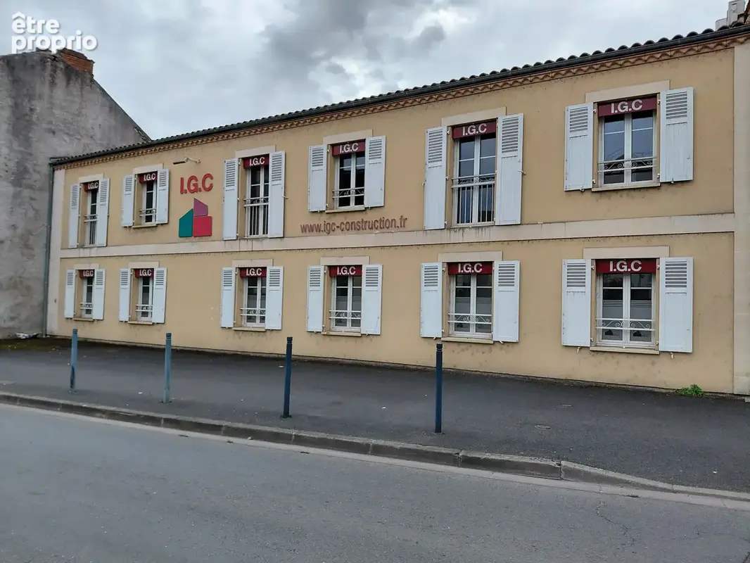A Vendre A Périgueux : Local commercial d'environ 280m2 - photo 1