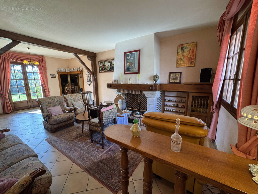 Maison à SAINT-JUERY