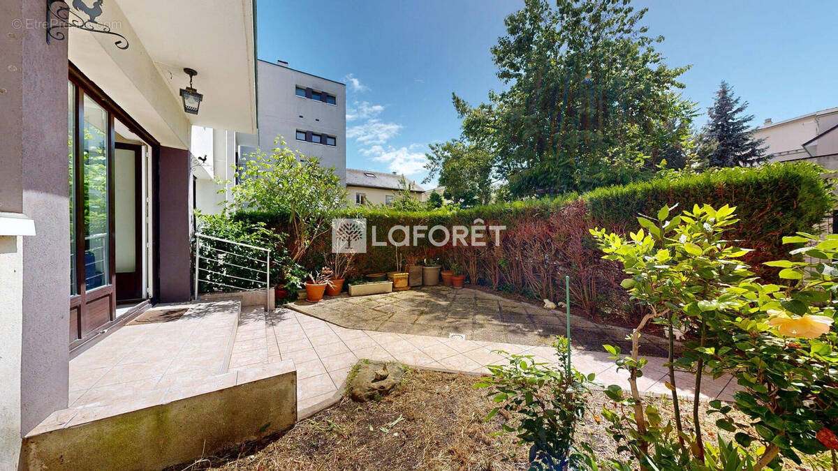 Appartement à NANTERRE