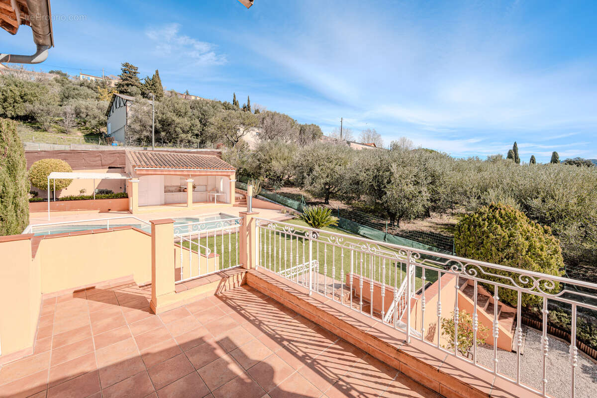 Maison à PIERREFEU-DU-VAR